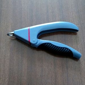 Dog nail clippers